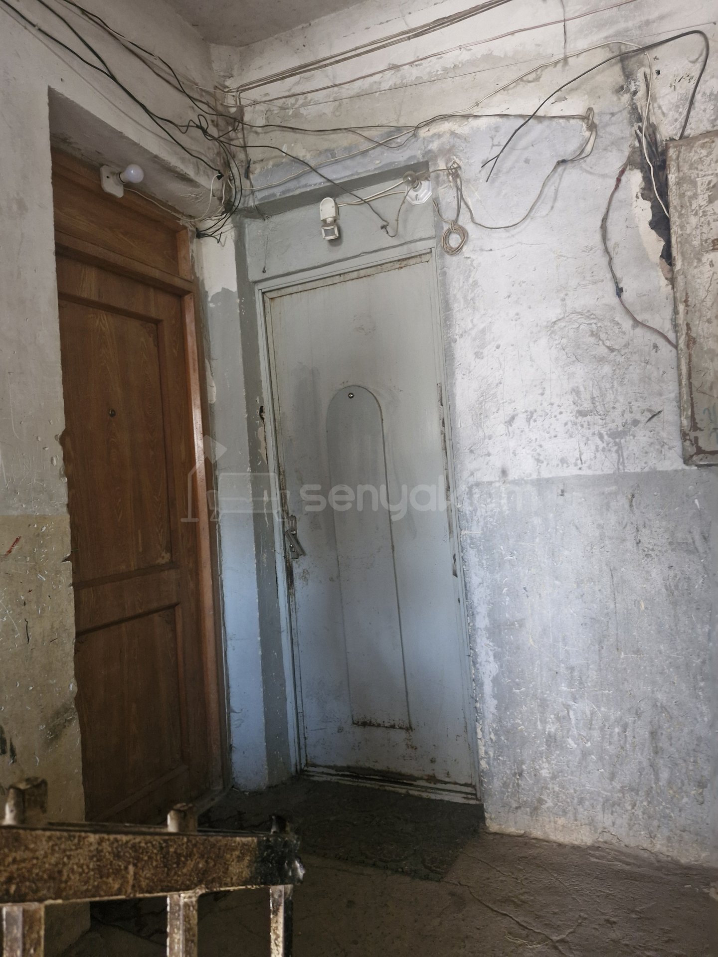 2 Սենյականոց Բնակարան Քարե Շենքում, 65քմ, 1/5 հարկ, Նորմալ Վիճակում