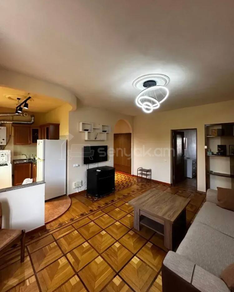 2 Սենյականոց Բնակարան Քարե Շենքում, 52քմ, 5/5 հարկ, Կոսմետիկ Վերանորոգված, Կահավորված