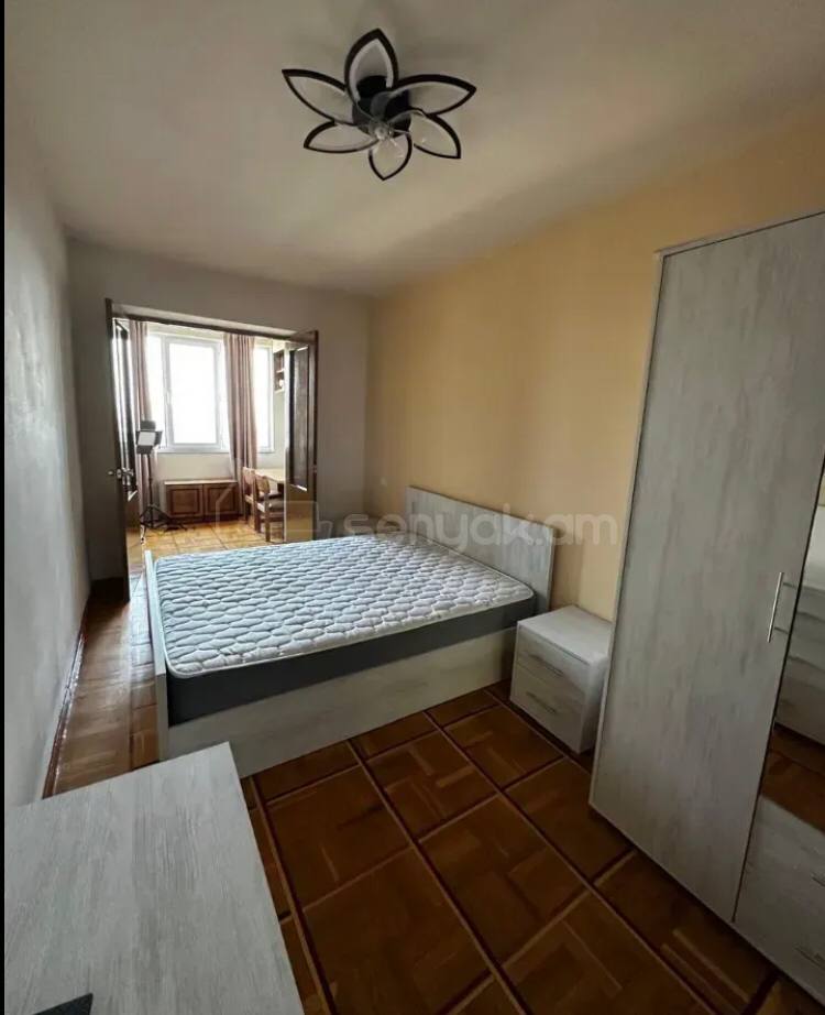 2 Սենյականոց Բնակարան Քարե Շենքում, 52քմ, 5/5 հարկ, Կոսմետիկ Վերանորոգված, Կահավորված