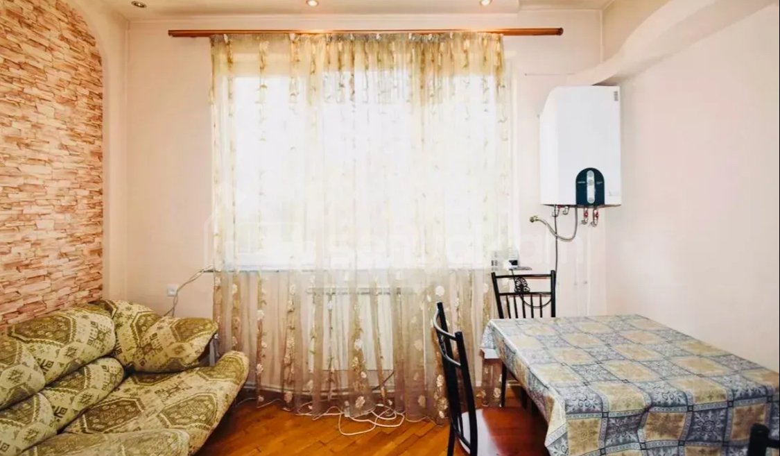 2 Սենյականոց Բնակարան Քարե Շենքում, 68քմ, 5/5 հարկ, Կապիտալ Վերանորոգված