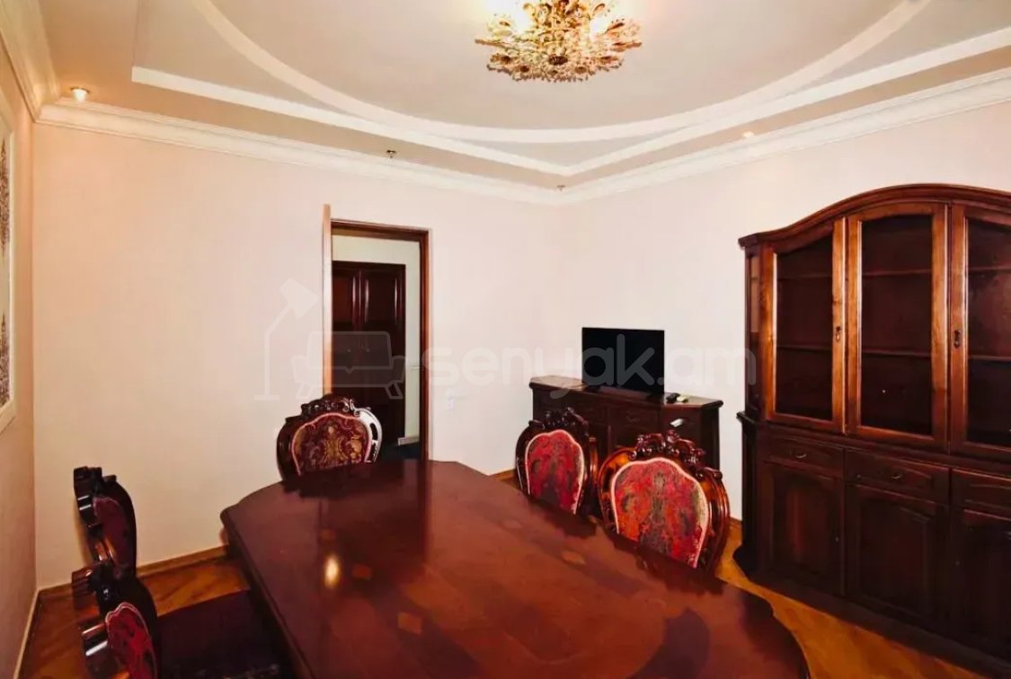 2 Սենյականոց Բնակարան Քարե Շենքում, 68քմ, 5/5 հարկ, Կապիտալ Վերանորոգված