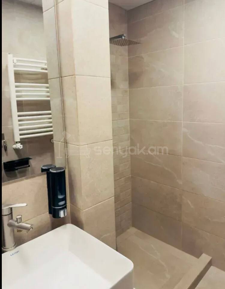 3 Սենյականոց Բնակարան, 43քմ, 10/10 հարկ, Կոսմետիկ Վերանորոգված