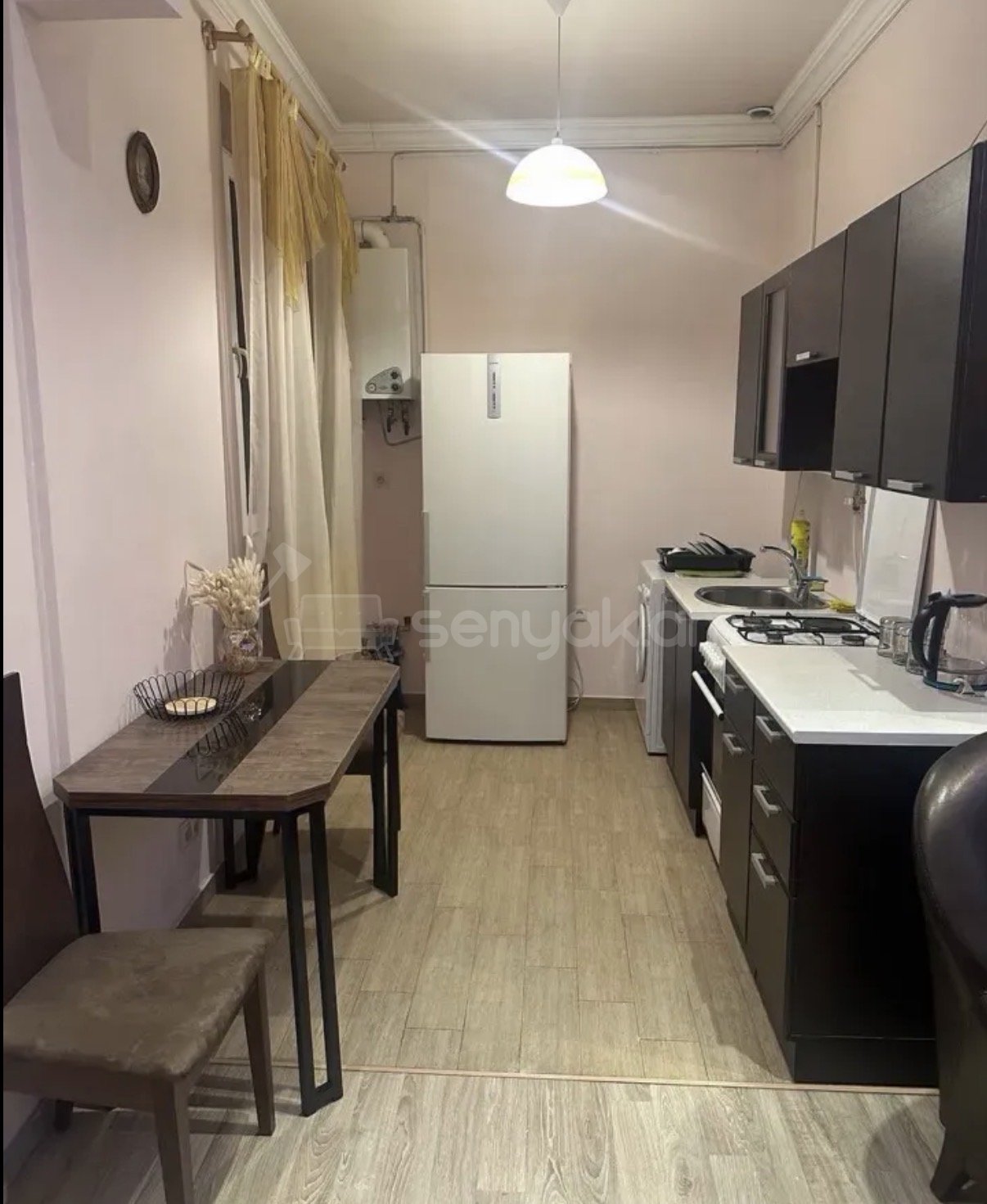 1 Սենյականոց Բնակարան Քարե Շենքում, 52քմ, 6/6 հարկ, Կապիտալ Վերանորոգված