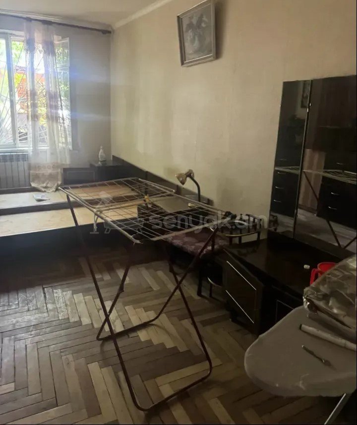 3 Սենյականոց Բնակարան, 72քմ, 2/4 հարկ, Պետական Վիճակում
