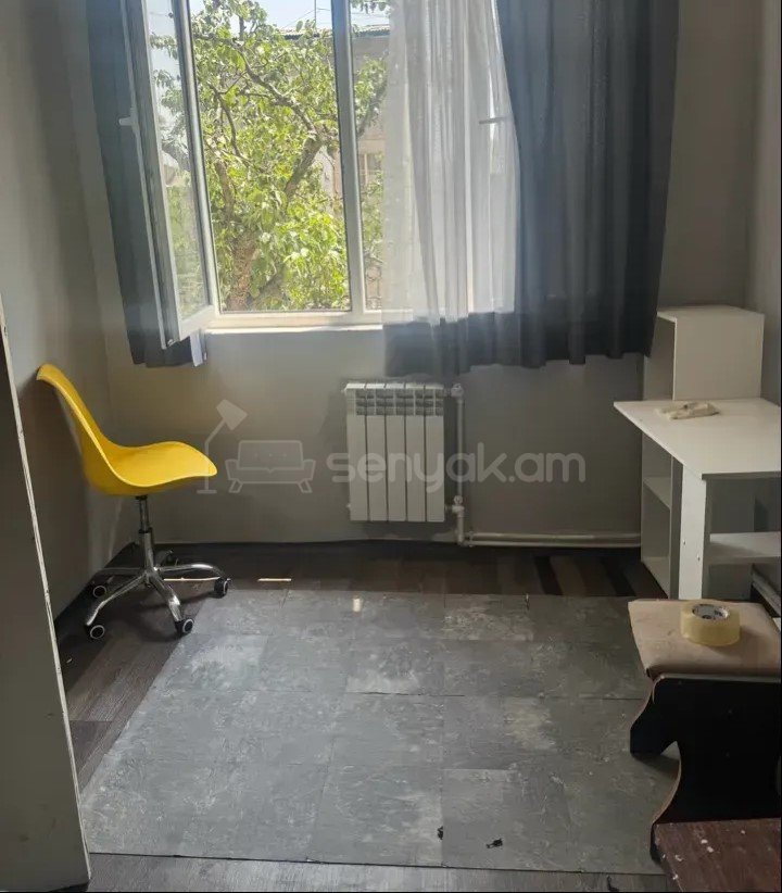 3 Սենյականոց Բնակարան, 72քմ, 2/4 հարկ, Պետական Վիճակում