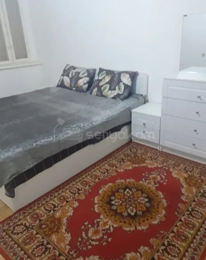 3 Սենյականոց Բնակարան Քարե Շենքում, 80քմ, 2/5 հարկ, Նորմալ Վիճակում