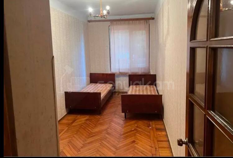 3 Սենյականոց Բնակարան Քարե Շենքում, 58քմ, 1/5 հարկ, Կապիտալ Վերանորոգված, Կահավորված