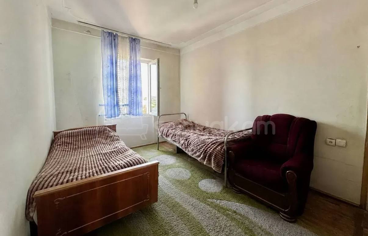 4 Սենյականոց Բնակարան, 92քմ, 7/9 հարկ, Պետական Վիճակում