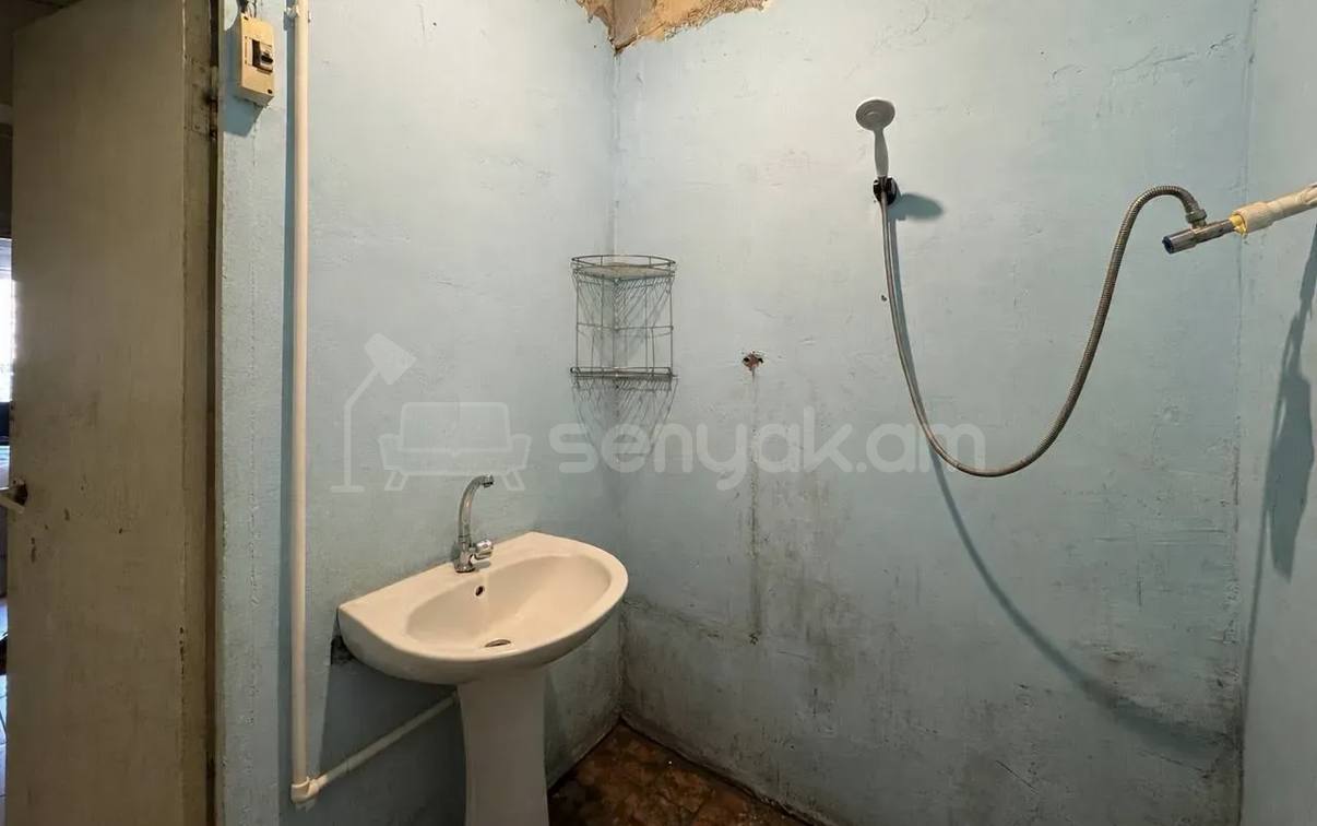 4 Սենյականոց Բնակարան, 92քմ, 7/9 հարկ, Պետական Վիճակում