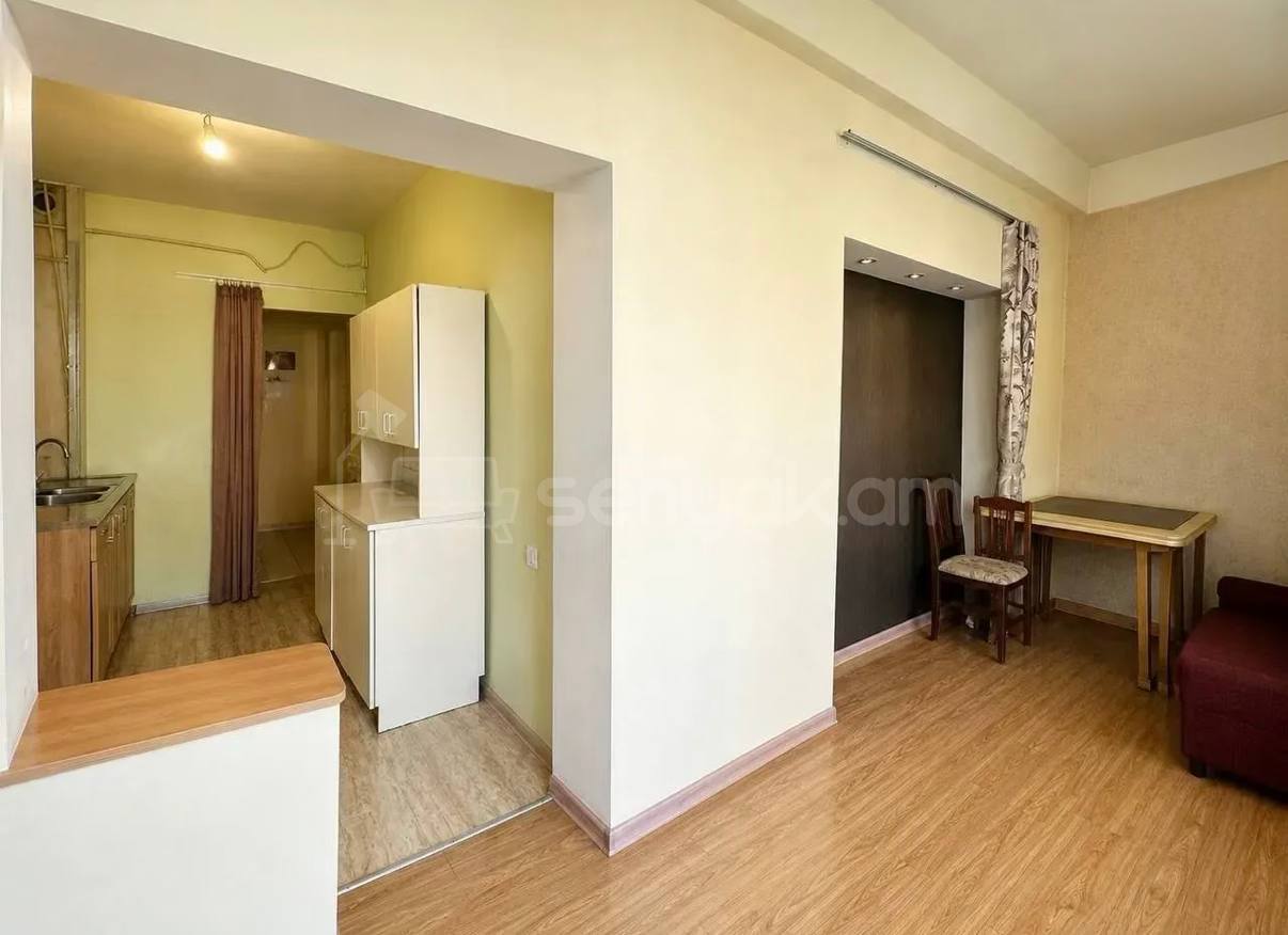 4 Սենյականոց Բնակարան, 92քմ, 7/9 հարկ, Պետական Վիճակում