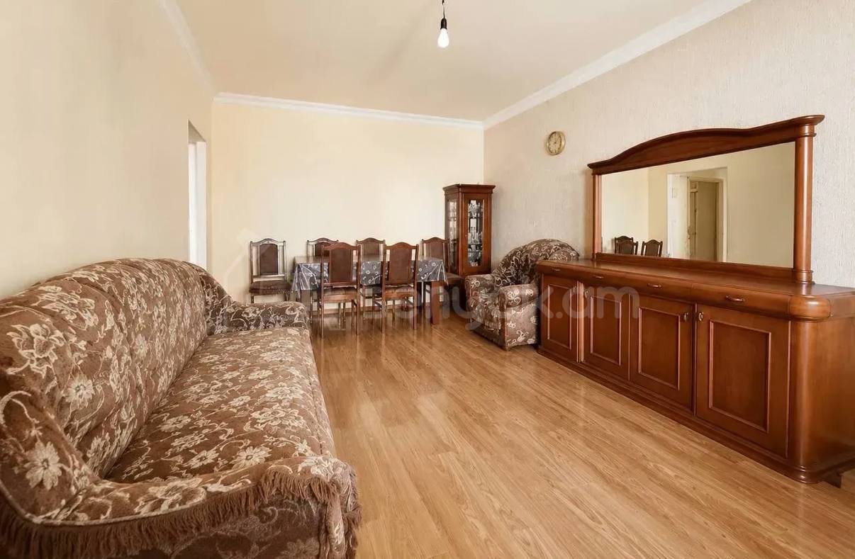 4 Սենյականոց Բնակարան, 92քմ, 7/9 հարկ, Պետական Վիճակում