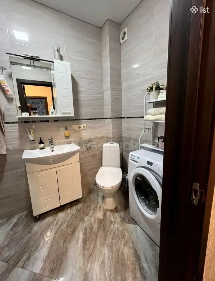 2 Սենյականոց Բնակարան Քարե Շենքում, 50քմ, 3/5 հարկ, Նորմալ Վիճակում, Կահավորված, Արևկող