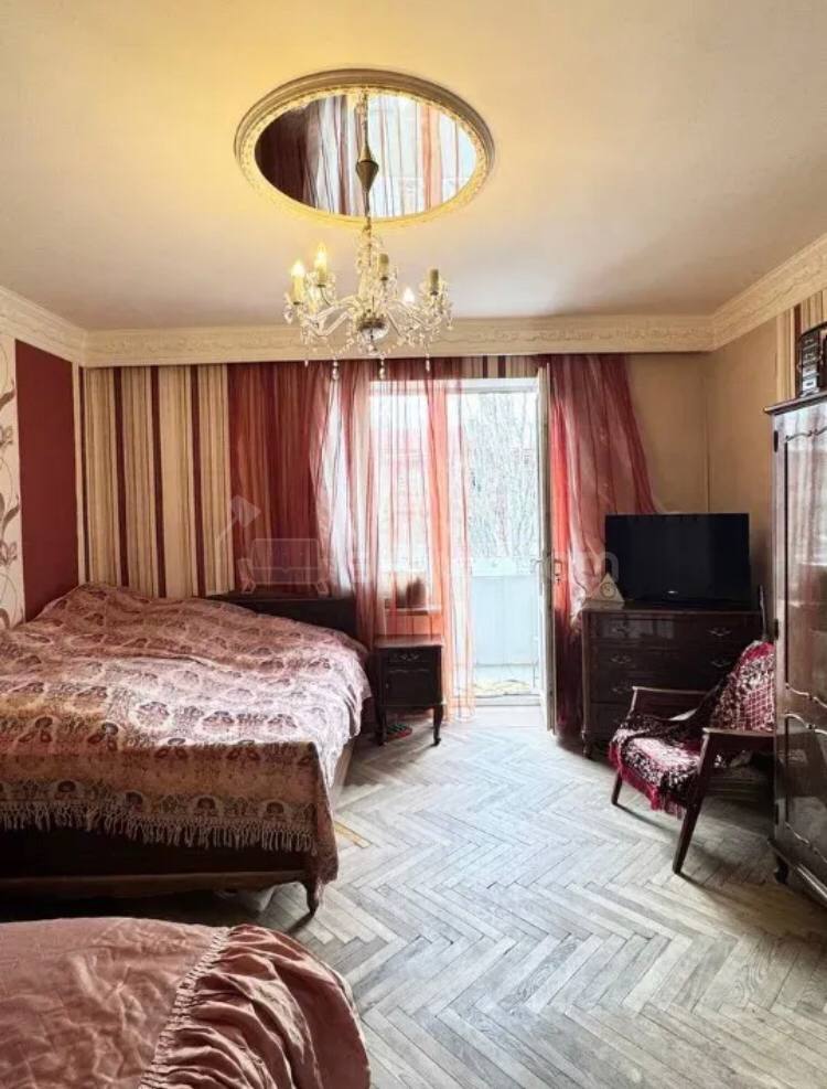 3 Սենյականոց Բնակարան Քարե Շենքում, 68քմ, 4/5 հարկ, Կոսմետիկ Վերանորոգված
