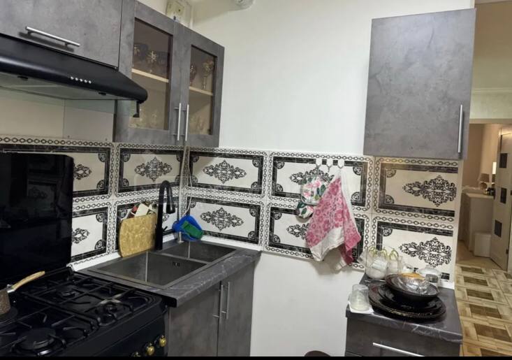 3 Սենյականոց Բնակարան Քարե Շենքում, 52քմ, 1/4 հարկ, Կոսմետիկ Վերանորոգված