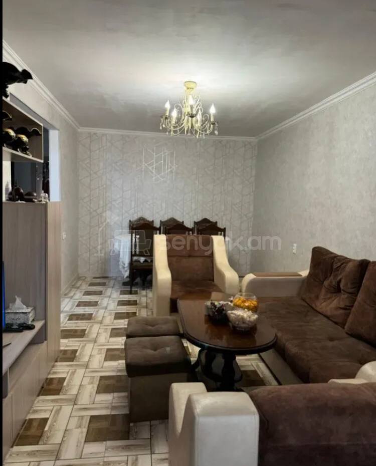 3 Սենյականոց Բնակարան Քարե Շենքում, 52քմ, 1/4 հարկ, Կոսմետիկ Վերանորոգված