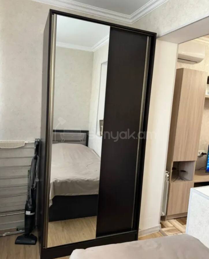 3 Սենյականոց Բնակարան Քարե Շենքում, 52քմ, 1/4 հարկ, Կոսմետիկ Վերանորոգված