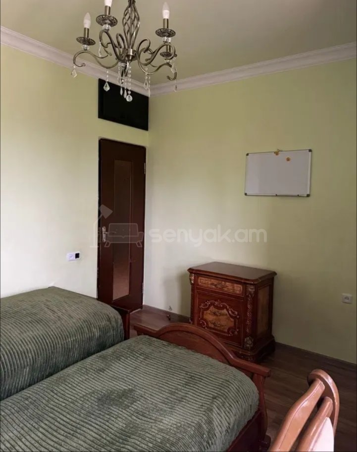 3 Սենյականոց Բնակարան, 90քմ, 5/9 հարկ, Նորմալ Վիճակում, Կահավորված