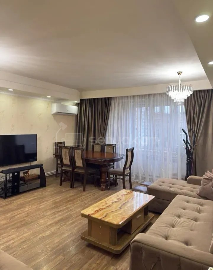 3 Սենյականոց Բնակարան, 90քմ, 5/9 հարկ, Նորմալ Վիճակում, Կահավորված