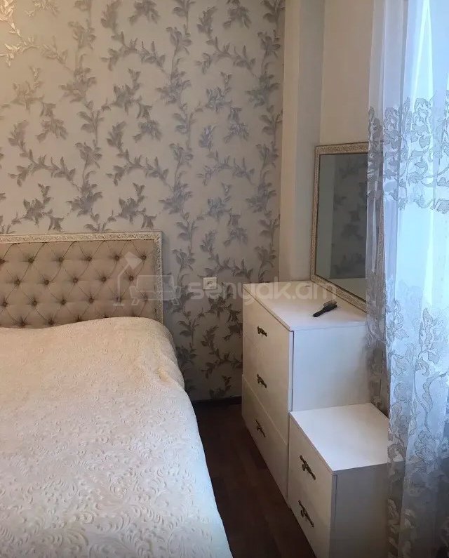 3 Սենյականոց Բնակարան, 70քմ, 3/6 հարկ, Նորմալ Վիճակում, Կահավորված