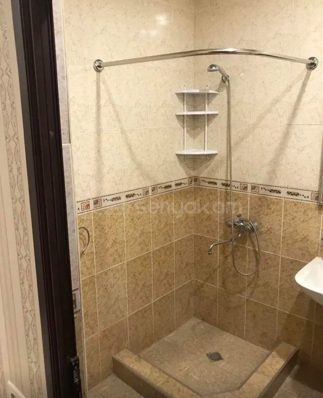 3 Սենյականոց Բնակարան, 70քմ, 3/6 հարկ, Նորմալ Վիճակում, Կահավորված
