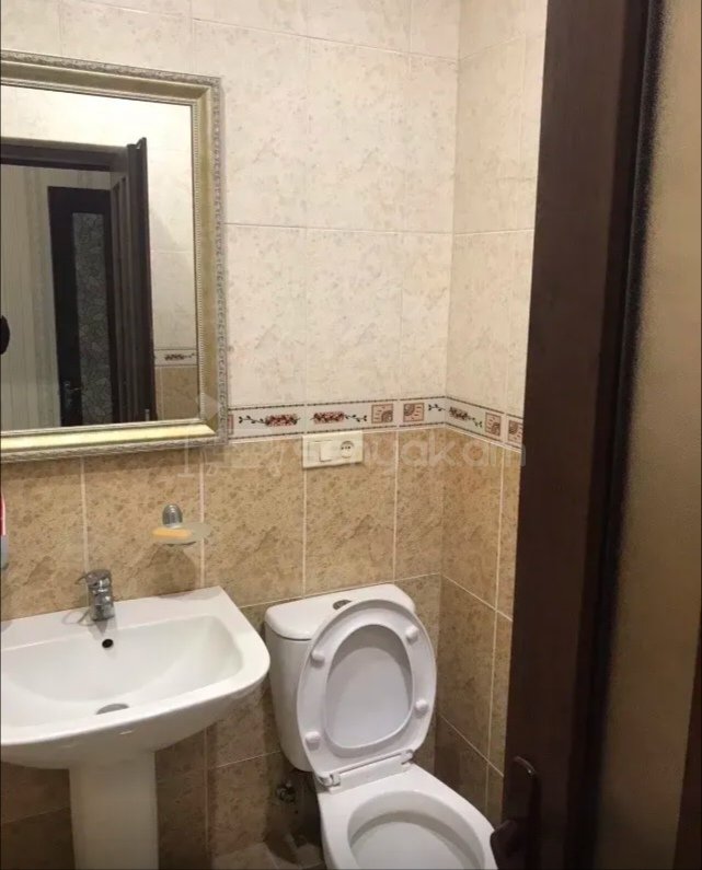3 Սենյականոց Բնակարան, 70քմ, 3/6 հարկ, Նորմալ Վիճակում, Կահավորված
