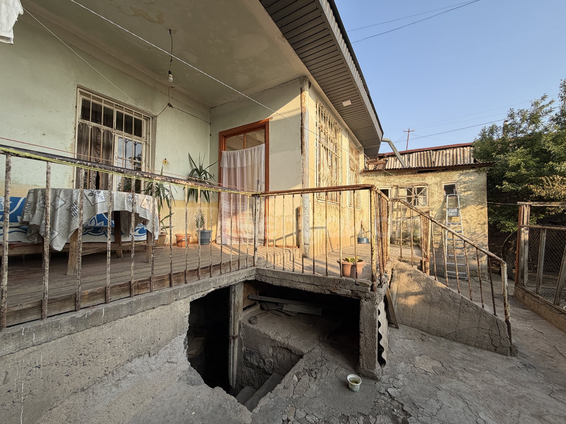6 Սենյականոց Սեփական Տուն, 143քմ, Կոսմետիկ Վերանորոգված, Ավտոտնակով