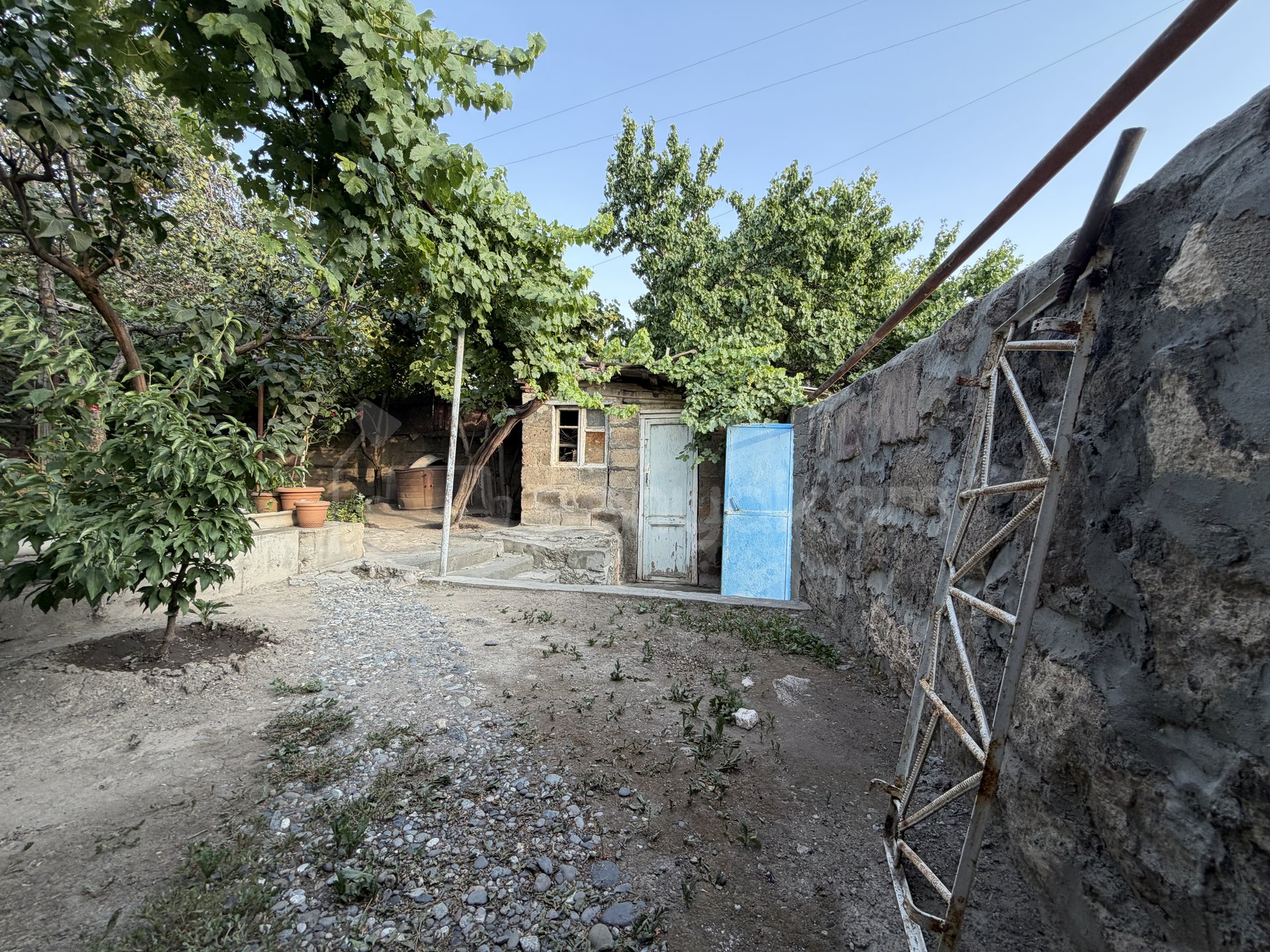 6 Սենյականոց Սեփական Տուն, 143քմ, Կոսմետիկ Վերանորոգված, Ավտոտնակով