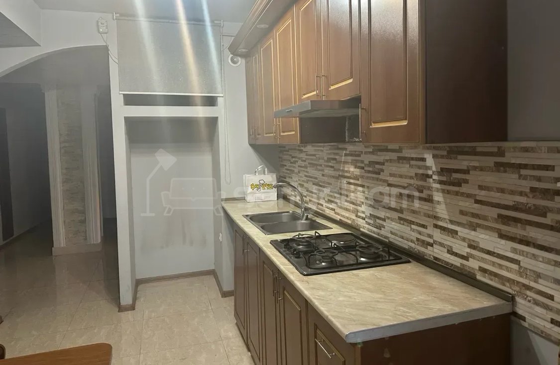 4 Սենյականոց Բնակարան, 81քմ, 5/14 հարկ, Նորմալ Վիճակում, Կահավորված