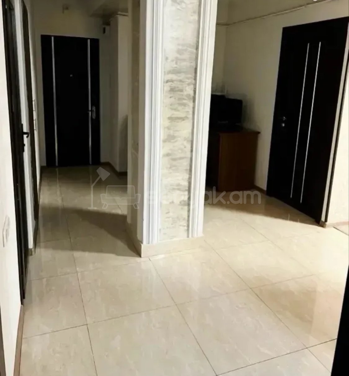 4 Սենյականոց Բնակարան, 81քմ, 5/14 հարկ, Նորմալ Վիճակում, Կահավորված