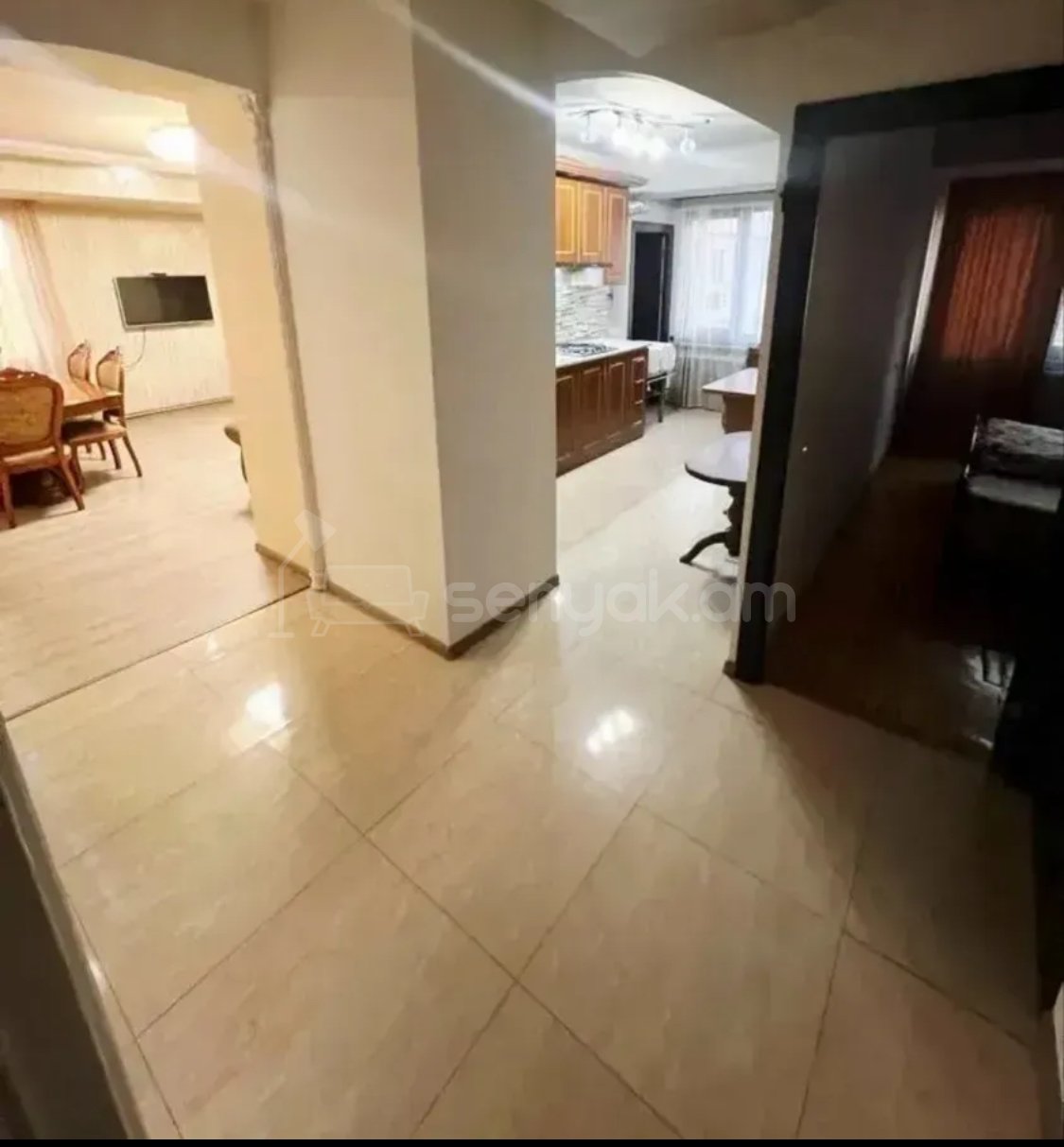 4 Սենյականոց Բնակարան, 81քմ, 5/14 հարկ, Նորմալ Վիճակում, Կահավորված