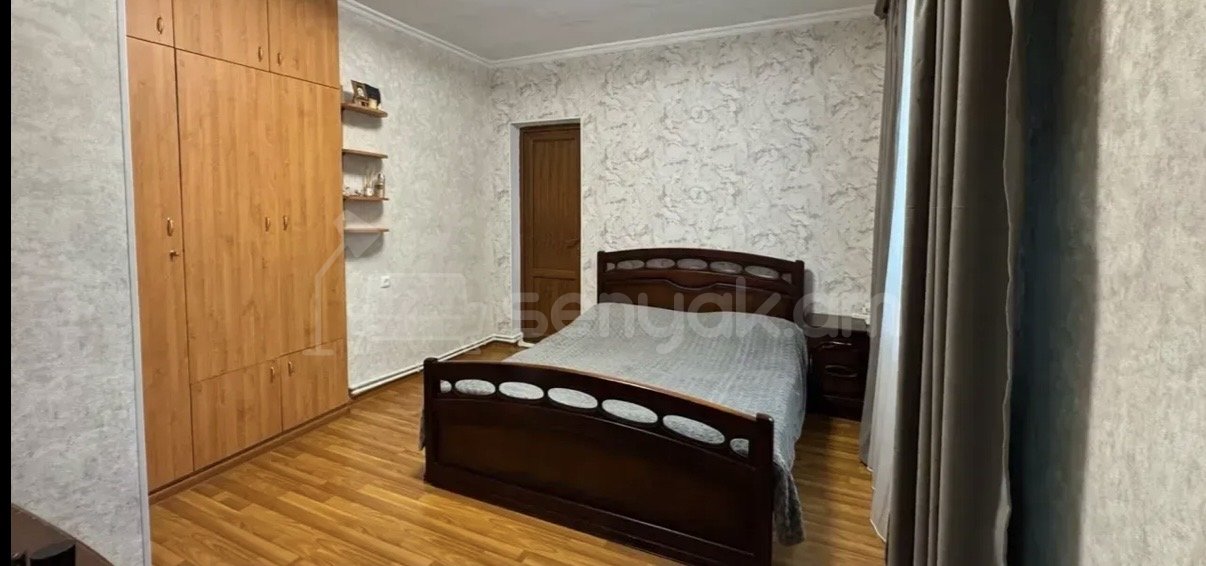 4 Սենյականոց Բնակարան Քարե Շենքում, 90քմ, 2/5 հարկ, Կապիտալ Վերանորոգված