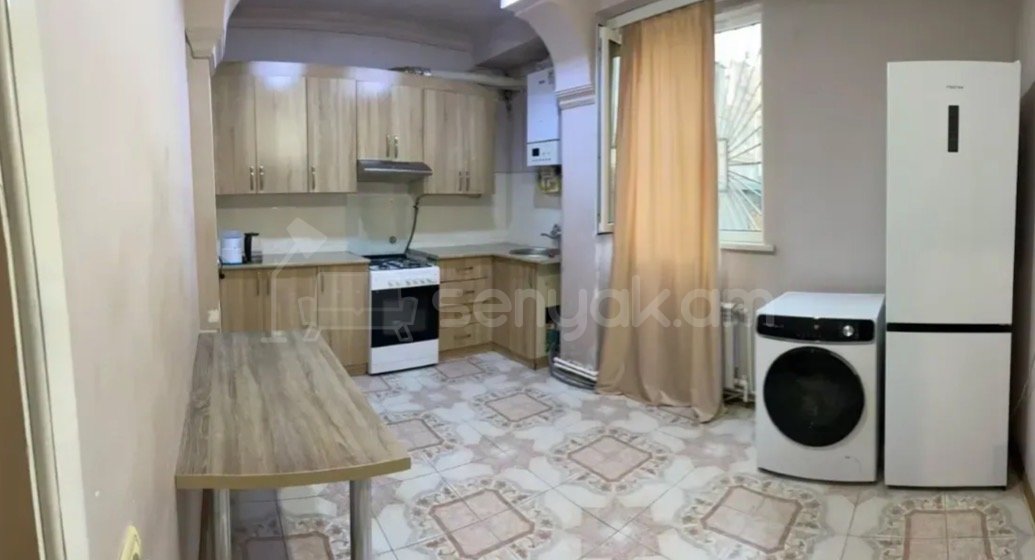 3 Սենյականոց Բնակարան Քարե Շենքում, 96քմ, 1/2 հարկ, Կապիտալ Վերանորոգված