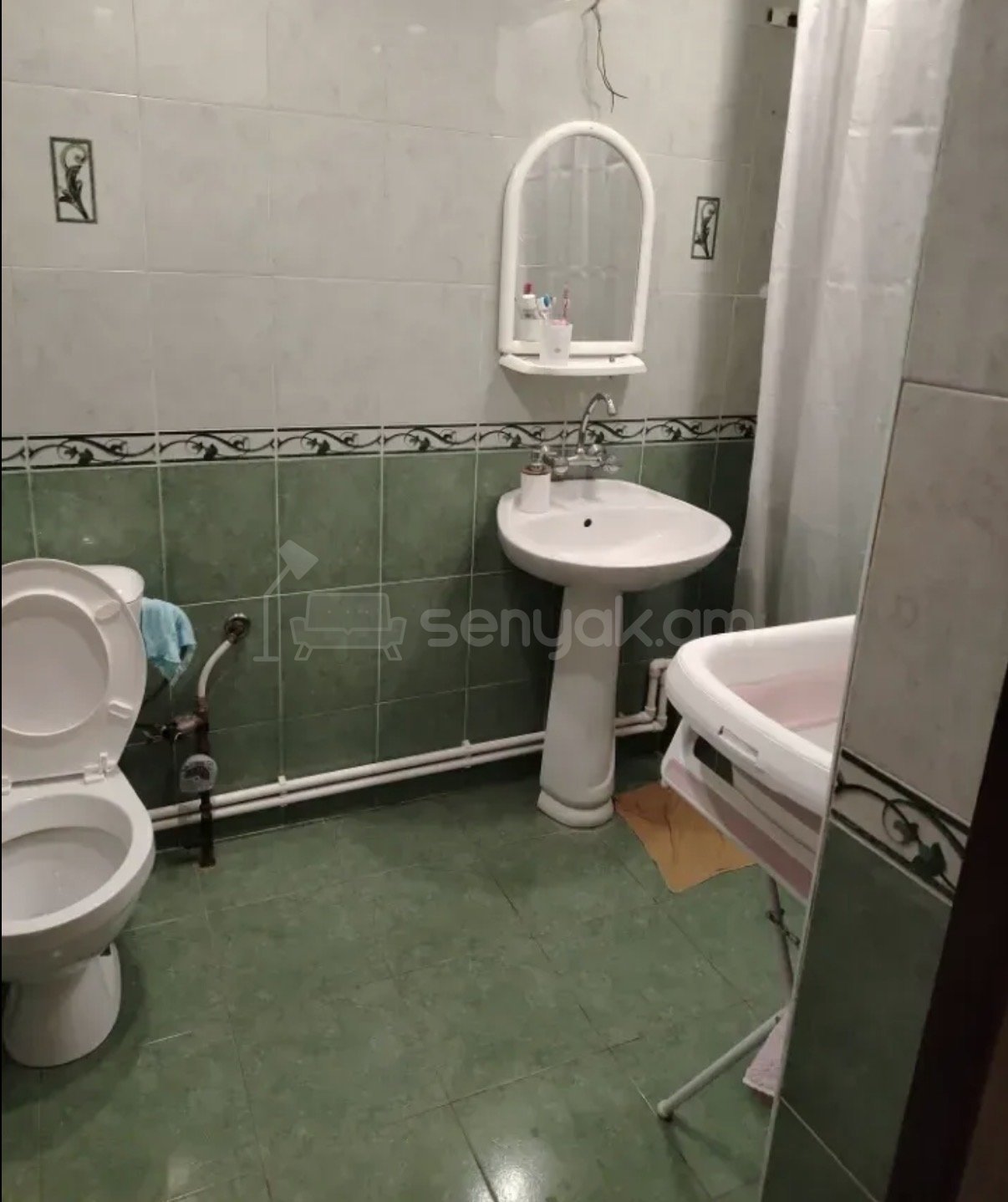 3 Սենյականոց Բնակարան Քարե Շենքում, 96քմ, 1/2 հարկ, Կապիտալ Վերանորոգված