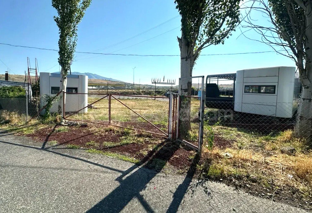 Կոմերցիոն Հողատարածք, 1300քմ, էլեկտրականությամբ