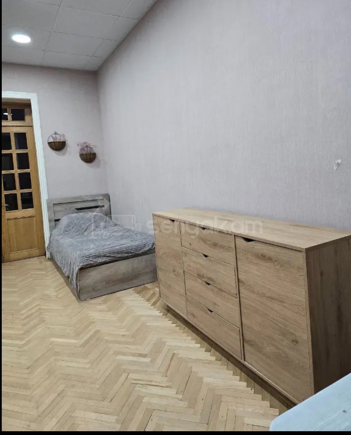 4 Սենյականոց Բնակարան Քարե Շենքում, 80քմ, 1/5 հարկ, Կապիտալ Վերանորոգված