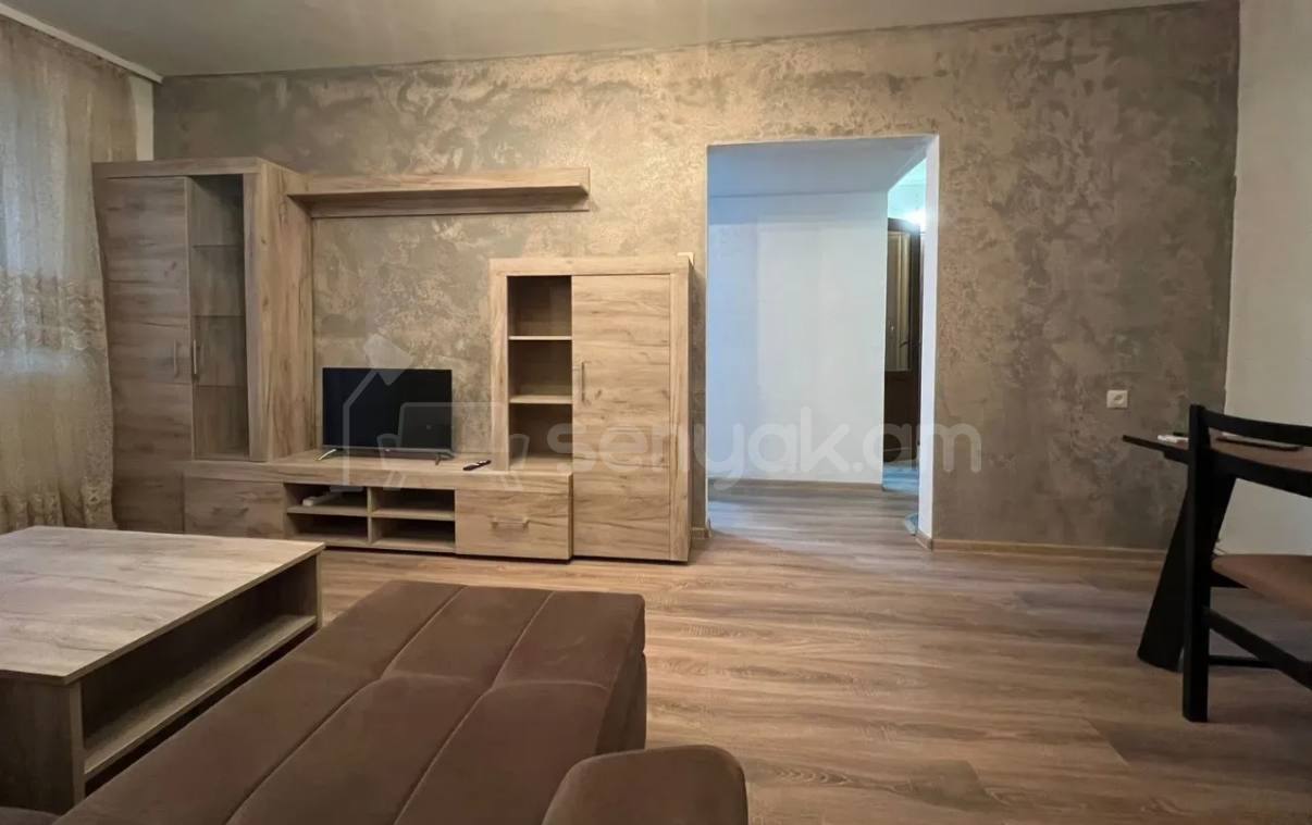 2 Սենյականոց Բնակարան Քարե Շենքում, 54քմ, 5/5 հարկ, Կապիտալ Վերանորոգված
