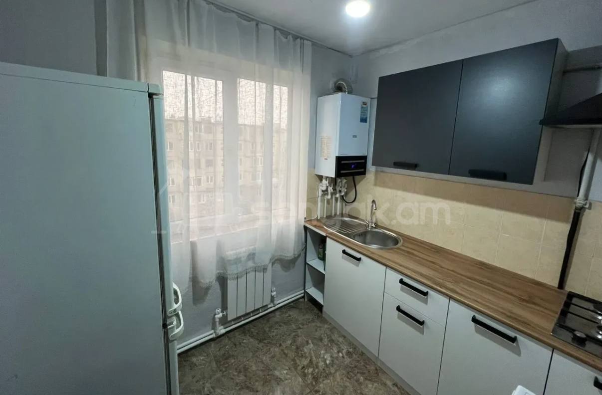 2 Սենյականոց Բնակարան Քարե Շենքում, 54քմ, 5/5 հարկ, Կապիտալ Վերանորոգված