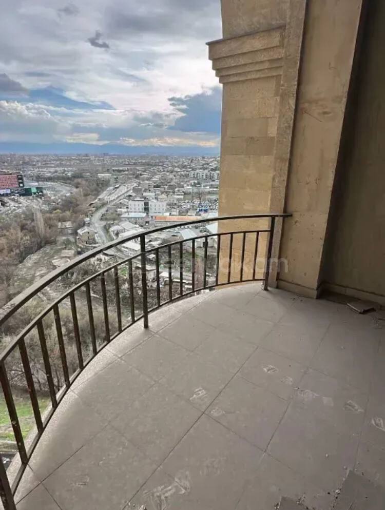 5 Սենյականոց Բնակարան Նորակառույցում, 210քմ, 10/14 հարկ, Զրոյական Վիճակում