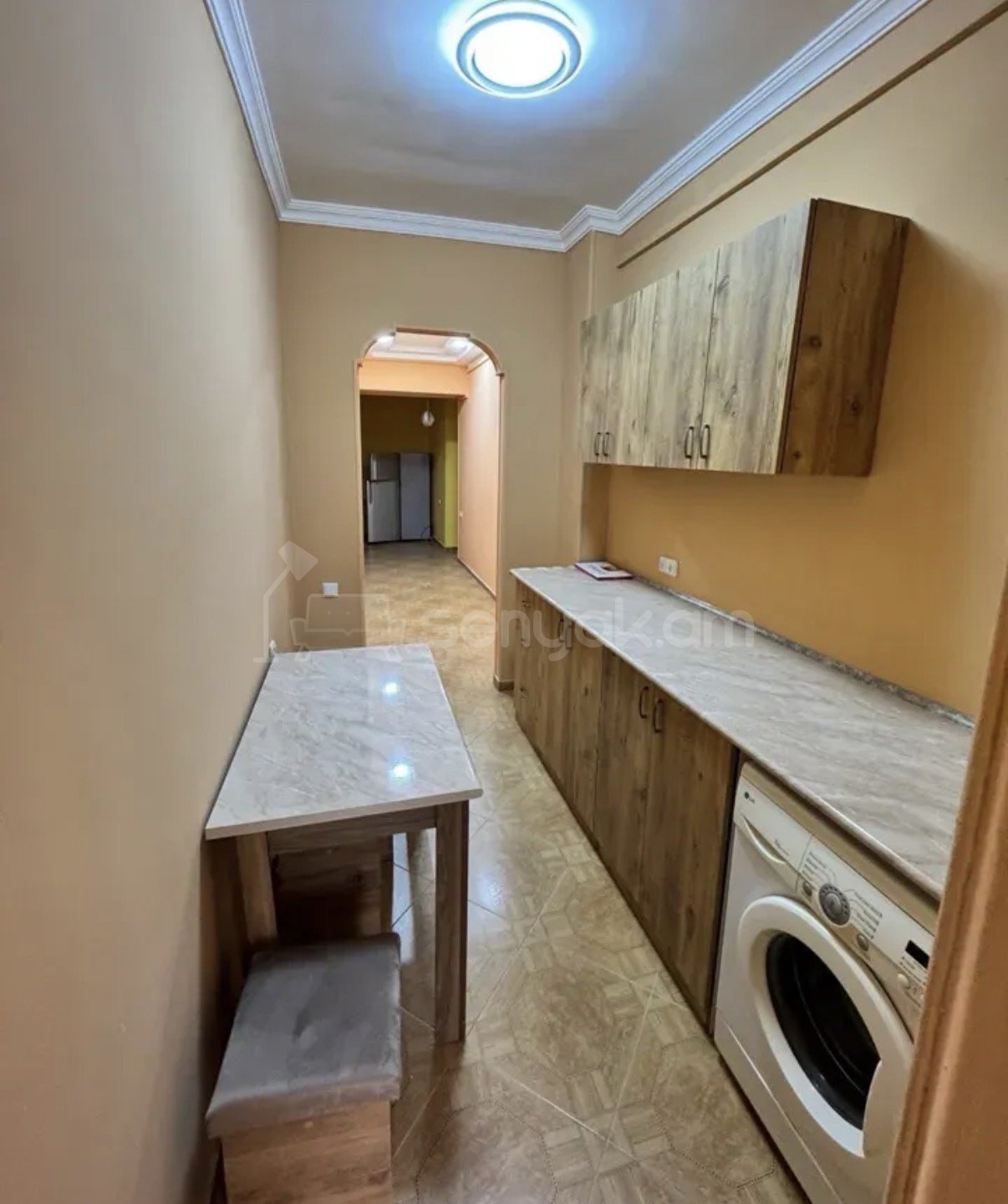 4 Սենյականոց Բնակարան Քարե Շենքում, 130քմ, 1/5 հարկ, Կապիտալ Վերանորոգված, Կահավորված