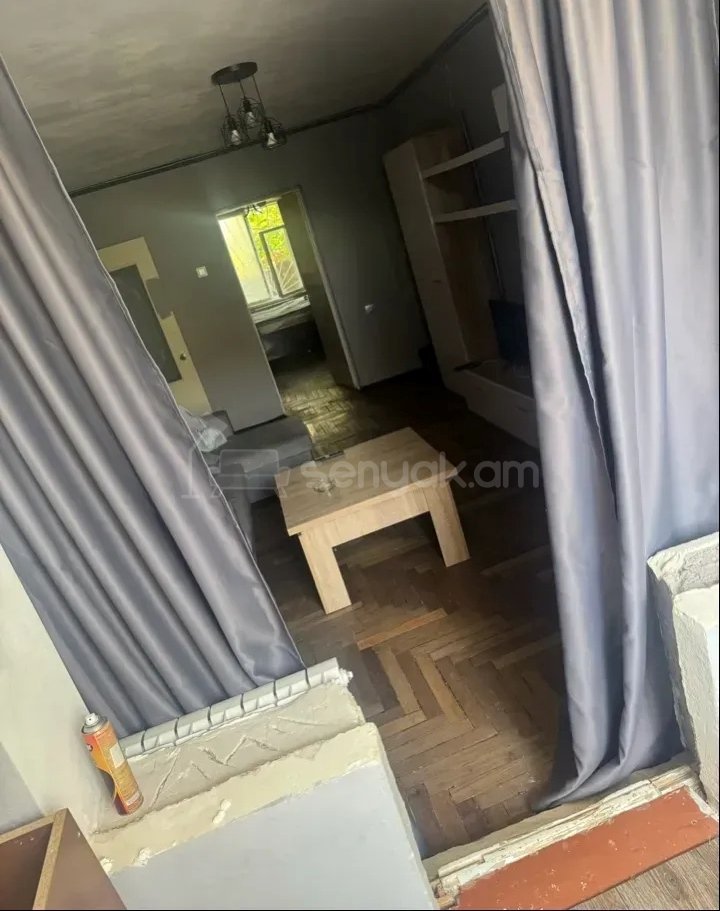 3 Սենյականոց Բնակարան Քարե Շենքում, 72քմ, 2/4 հարկ, Պետական Վիճակում