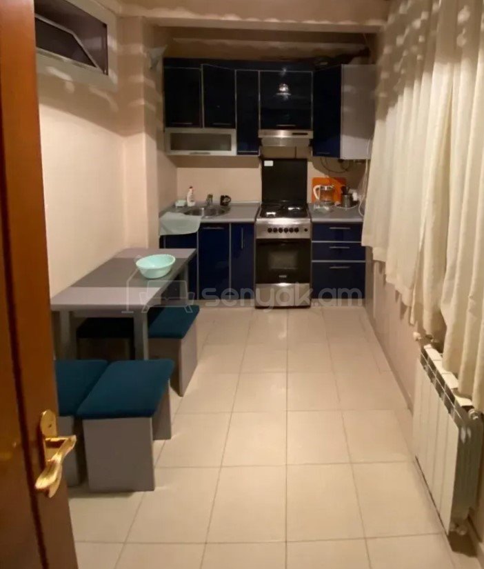 1 Սենյականոց Բնակարան Քարե Շենքում, 50քմ, 4/5 հարկ, Կապիտալ Վերանորոգված
