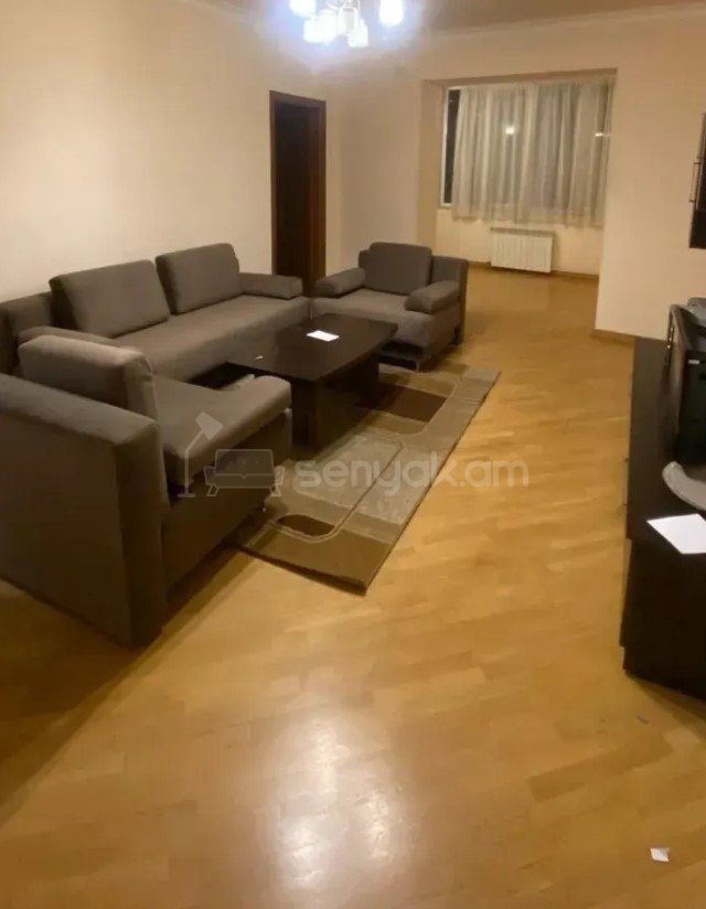 1 Սենյականոց Բնակարան Քարե Շենքում, 50քմ, 4/5 հարկ, Կապիտալ Վերանորոգված