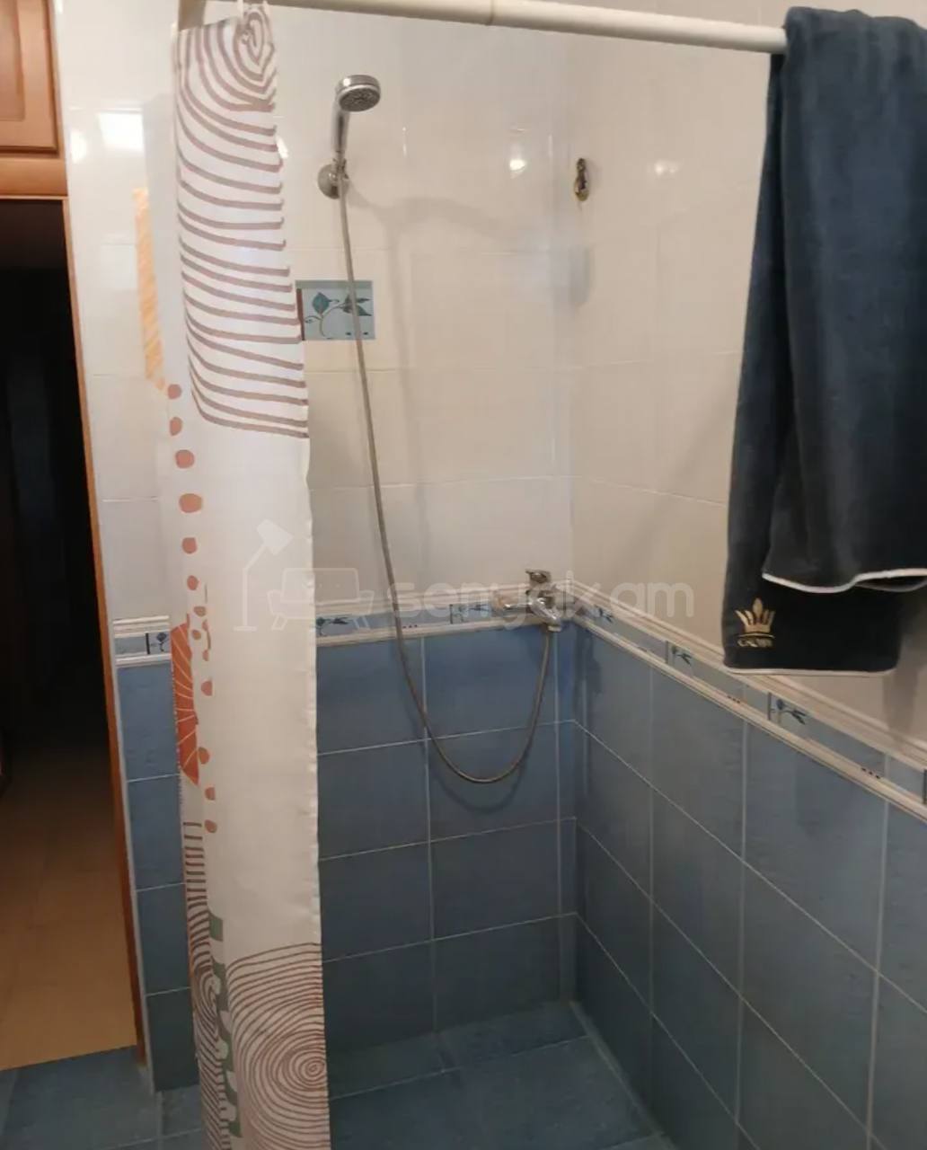 2 Սենյականոց Բնակարան Քարե Շենքում, 72քմ, 3/5 հարկ, Կոսմետիկ Վերանորոգված