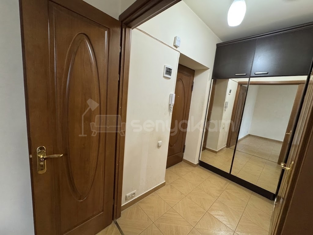 2 Սենյականոց Բնակարան Քարե Շենքում, 50քմ, 4/5 հարկ, Կոսմետիկ Վերանորոգված