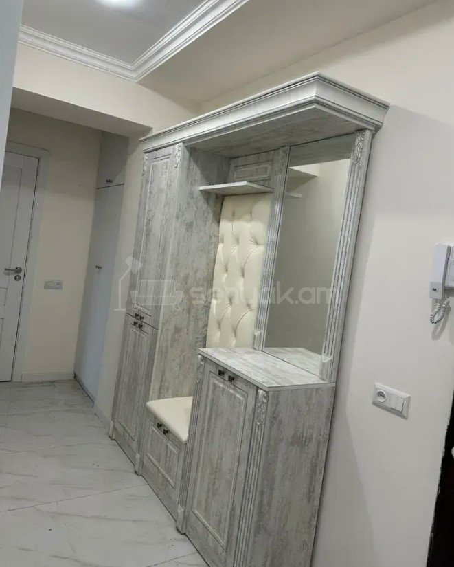 1 Սենյականոց Բնակարան, 45քմ, 3/9 հարկ, Դիզայներական Վերանորոգված
