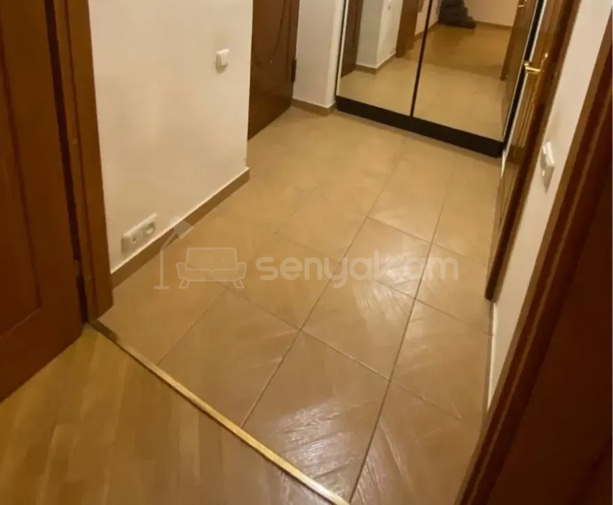 2 Սենյականոց Բնակարան Քարե Շենքում, 50քմ, 4/5 հարկ, Կապիտալ Վերանորոգված