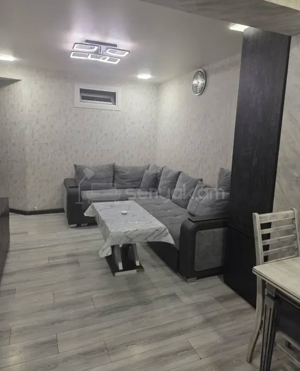 3 Սենյականոց Բնակարան Քարե Շենքում, 51քմ, 1/4 հարկ, Կոսմետիկ Վերանորոգված