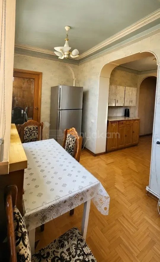 3 Սենյականոց Բնակարան Քարե Շենքում, 78քմ, 2/4 հարկ, Կապիտալ Վերանորոգված