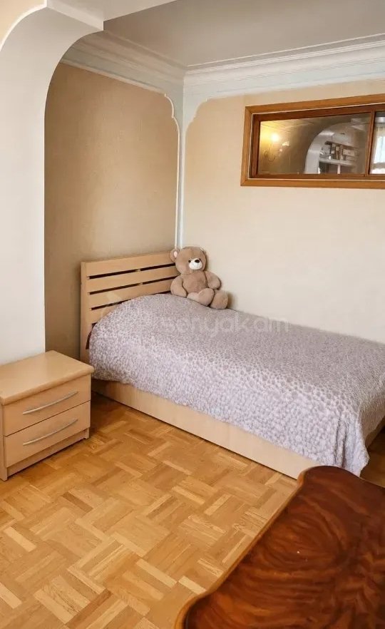 3 Սենյականոց Բնակարան Քարե Շենքում, 78քմ, 2/4 հարկ, Կապիտալ Վերանորոգված