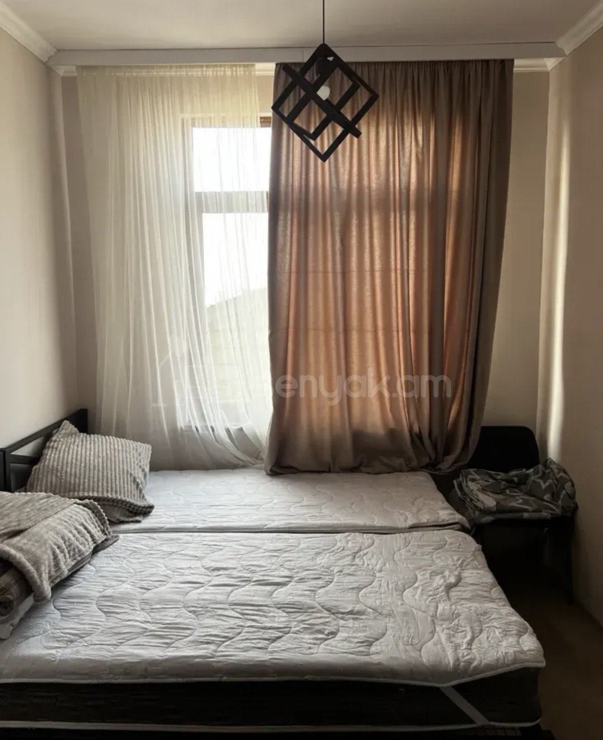 2 Սենյականոց Բնակարան Քարե Շենքում, 45քմ, 1/3 հարկ, Կապիտալ Վերանորոգված, Կահավորված